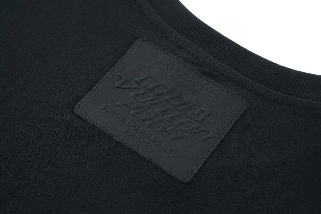 LOUIS VUITTON 路易威登 Planes 飞机印花短袖 圆领 T 恤 上衣 夏款 男女同款 黑色 1A5WE