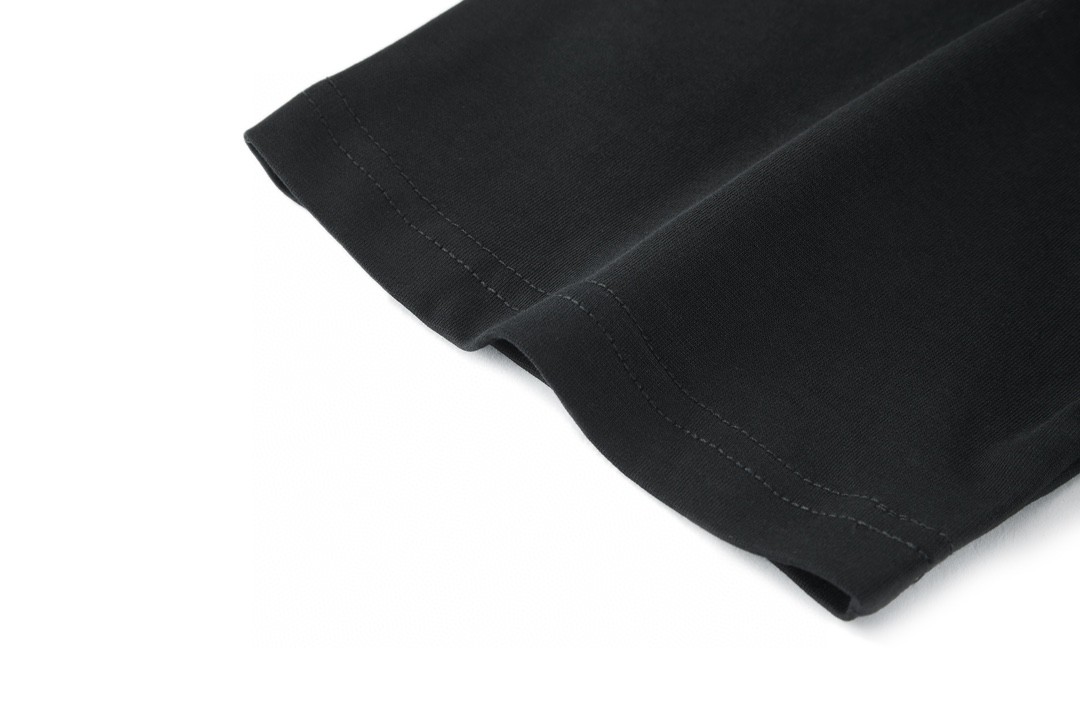 LOUIS VUITTON 路易威登 SS22 针脚印花刺绣 短袖 圆领 T 恤 上衣 夏款 男女同款 黑色 1A83R1