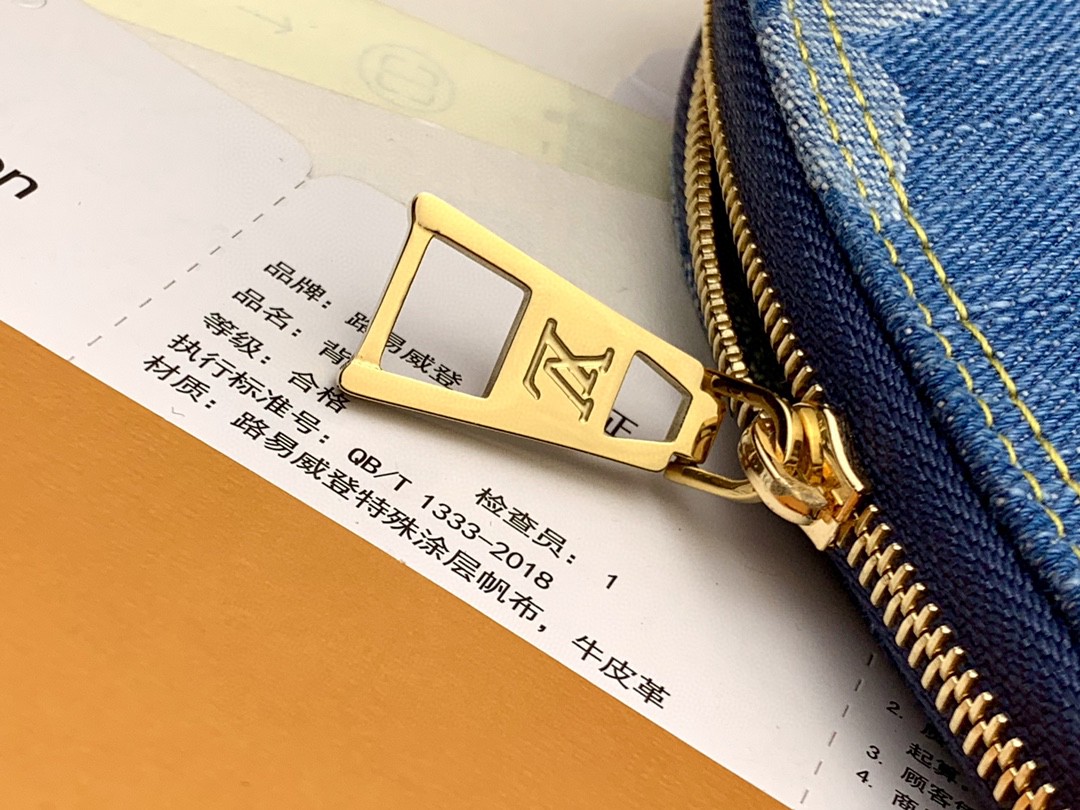 LOUIS VUITTON 路易威登 Pochette Cosmetique PM 老花拉链开合牛仔布 洗漱包 化妆包 小号 蓝色 M24316