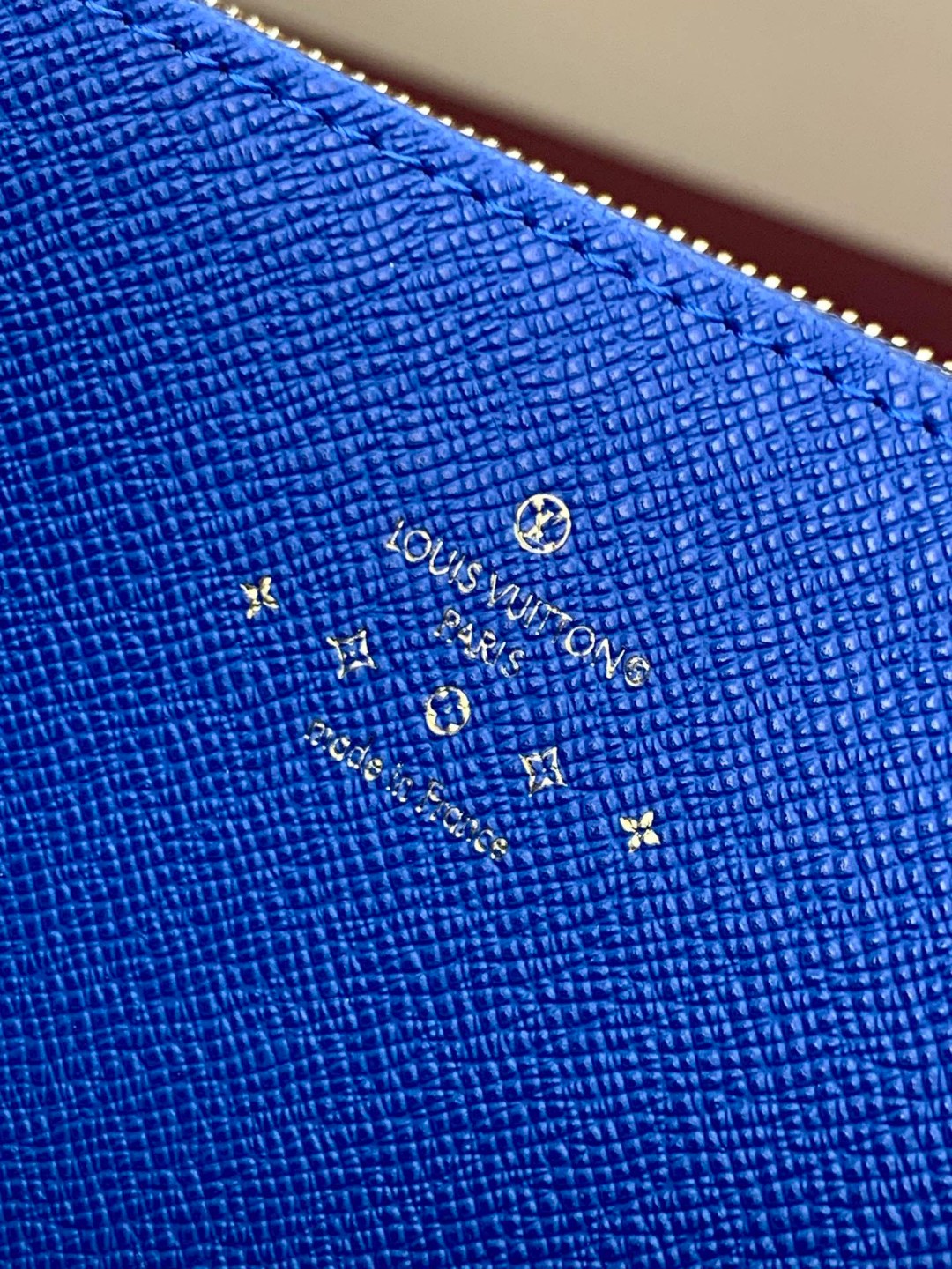 LOUIS VUITTON 路易威登 Zippy 字母徽标拉链开合牛仔布 零钱包 钱夹 钱包 蓝色 M82958