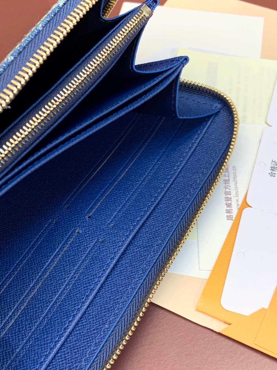 LOUIS VUITTON 路易威登 Zippy 字母徽标拉链开合牛仔布 零钱包 钱夹 钱包 蓝色 M82958