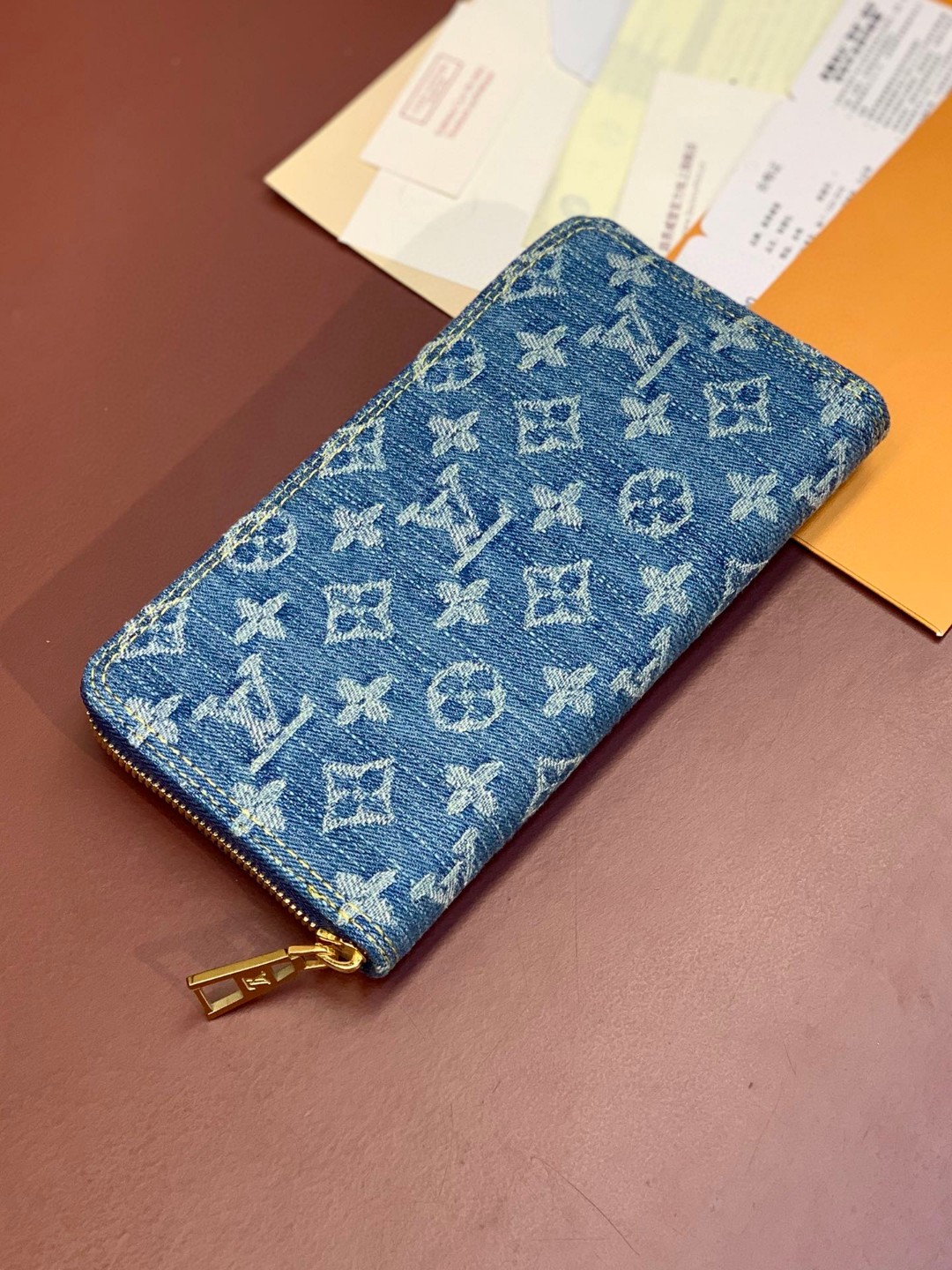 LOUIS VUITTON 路易威登 Zippy 字母徽标拉链开合牛仔布 零钱包 钱夹 钱包 蓝色 M82958