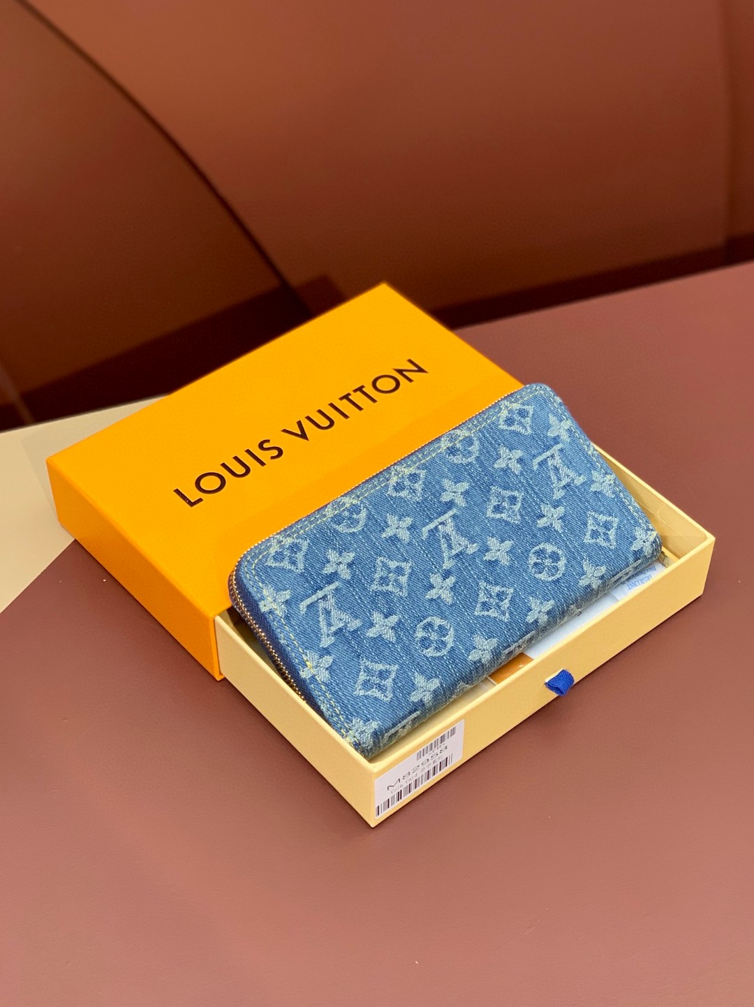 LOUIS VUITTON 路易威登 Zippy 字母徽标拉链开合牛仔布 零钱包 钱夹 钱包 蓝色 M82958