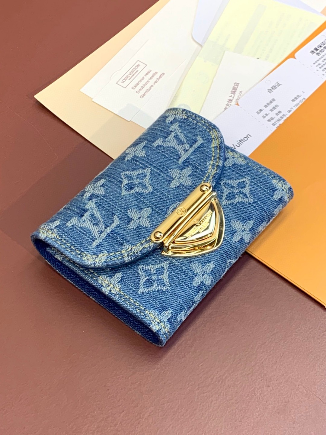 LOUIS VUITTON 路易威登 Victorine 锁扣拉链开合字母徽标牛仔布 零钱包 钱夹 钱包 蓝色 M82959