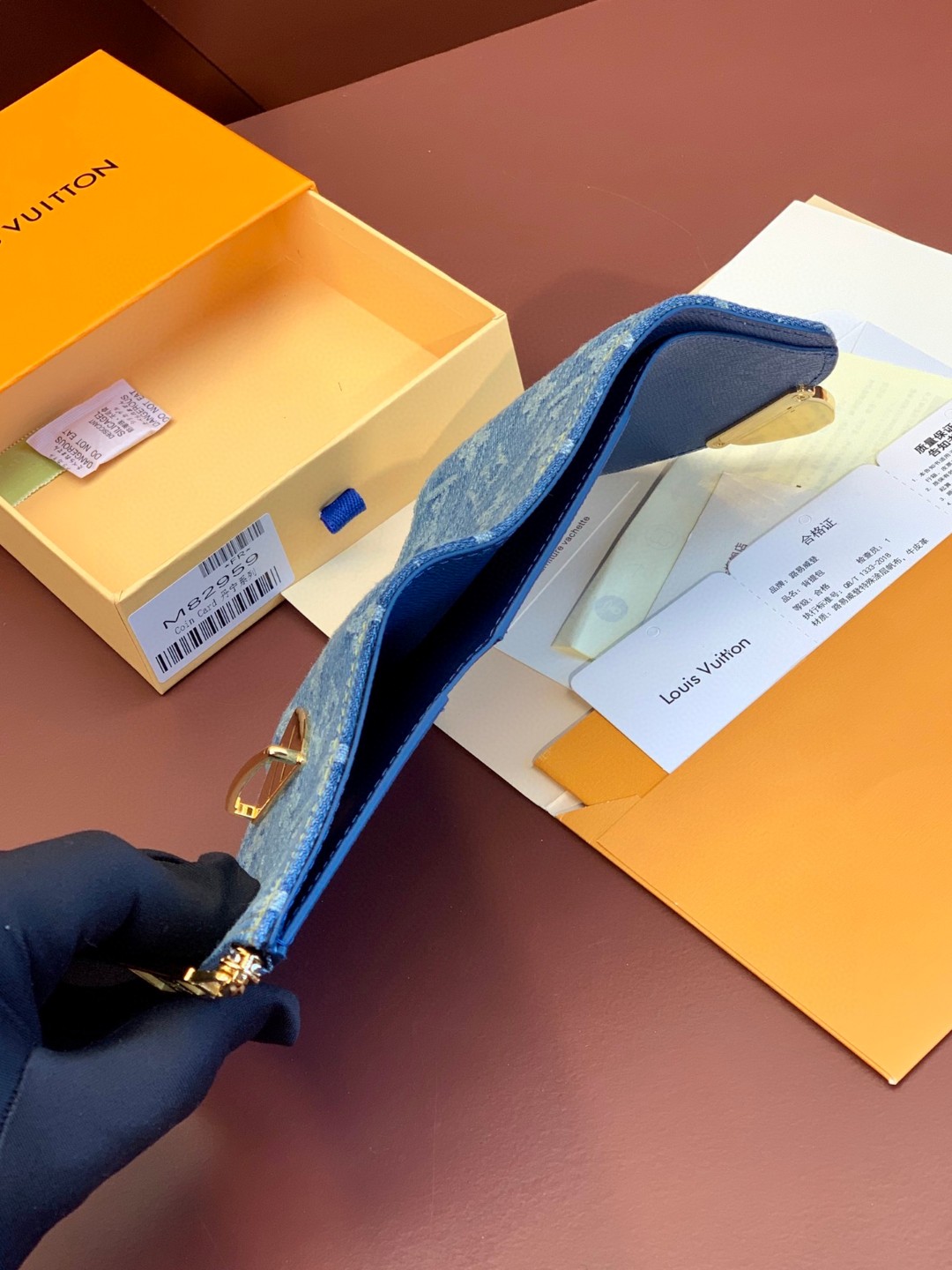 LOUIS VUITTON 路易威登 Victorine 锁扣拉链开合字母徽标牛仔布 零钱包 钱夹 钱包 蓝色 M82959