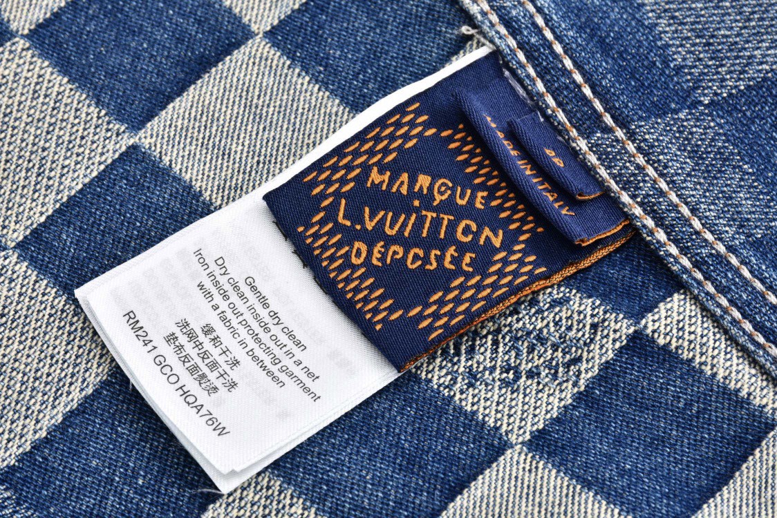 LOUIS VUITTON 路易威登 SS24 菲董联名 马赛克效果翻领牛仔外套 牛仔衣 上衣 夹克 蓝色 1AFHUW