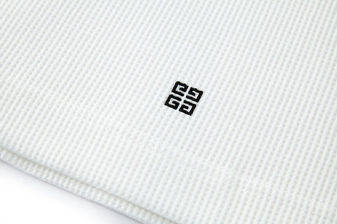 Givenchy 纪梵希 龙年限定 图案刺绣 华夫格卫衣 套头 长袖 秋冬款 白色 