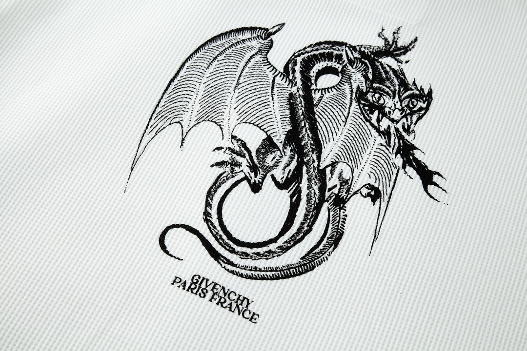 Givenchy 纪梵希 龙年限定 图案刺绣 华夫格卫衣 套头 长袖 秋冬款 白色 