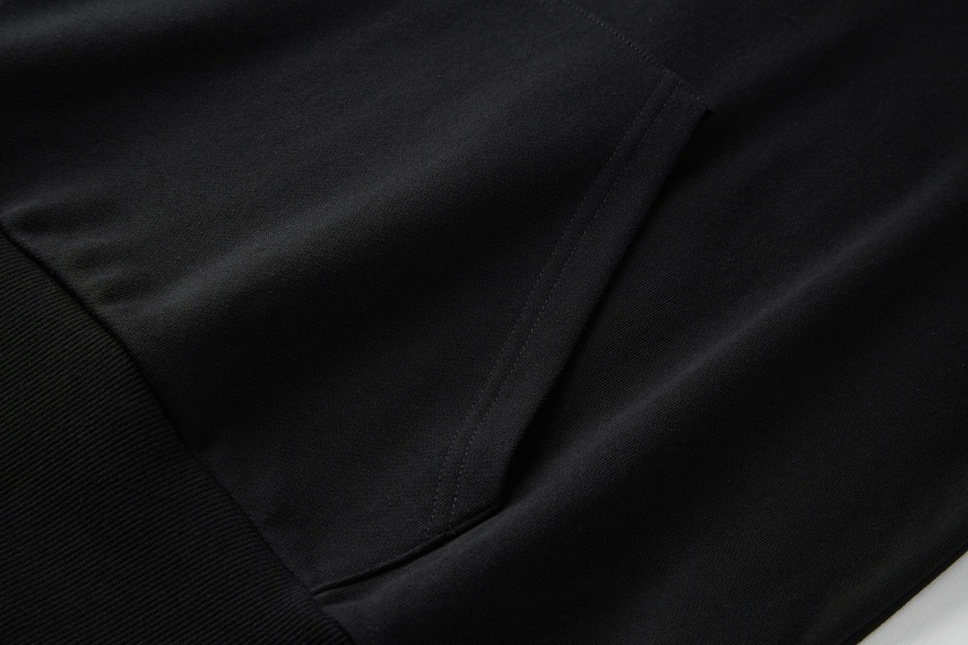 Givenchy 纪梵希 龙年限定 刺绣几何图形 连帽卫衣 套头 长袖 秋冬款 黑色 BMJ0HC3YLV-00