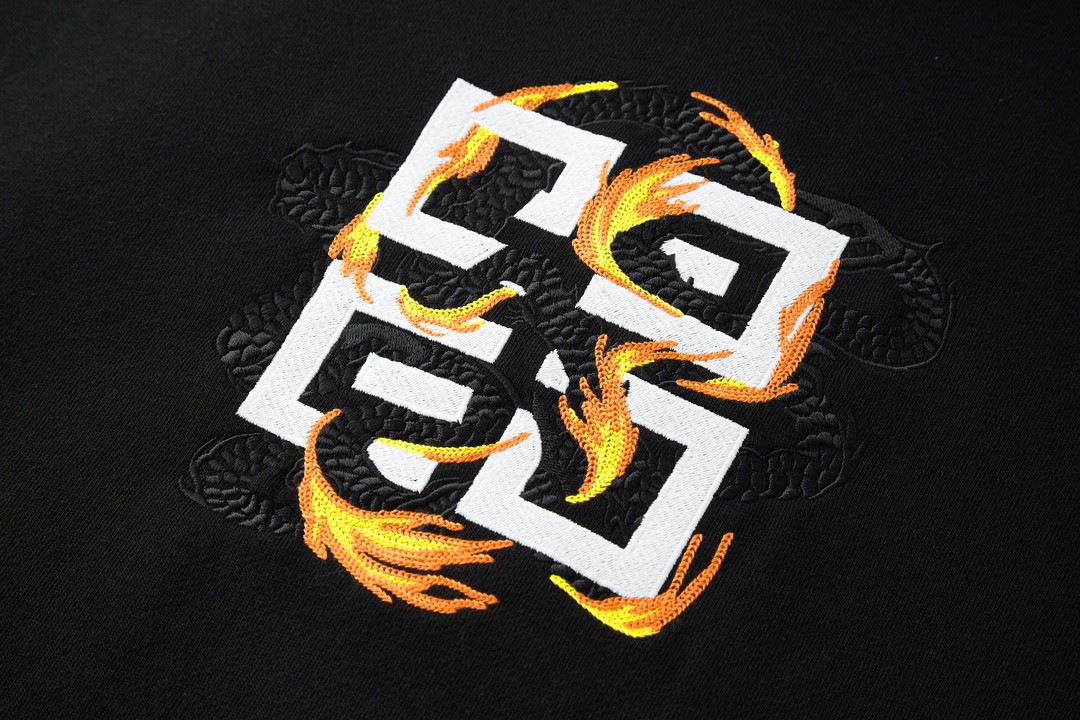 Givenchy 纪梵希 龙年限定 刺绣几何图形 连帽卫衣 套头 长袖 秋冬款 黑色 BMJ0HC3YLV-00