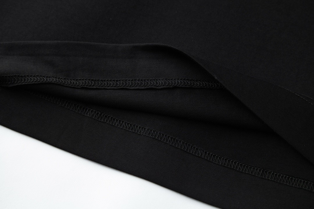 Givenchy 纪梵希 龙年限定 刺绣几何图案 T恤 短袖 套头 夏款 黑色 BM716G3YLV-001