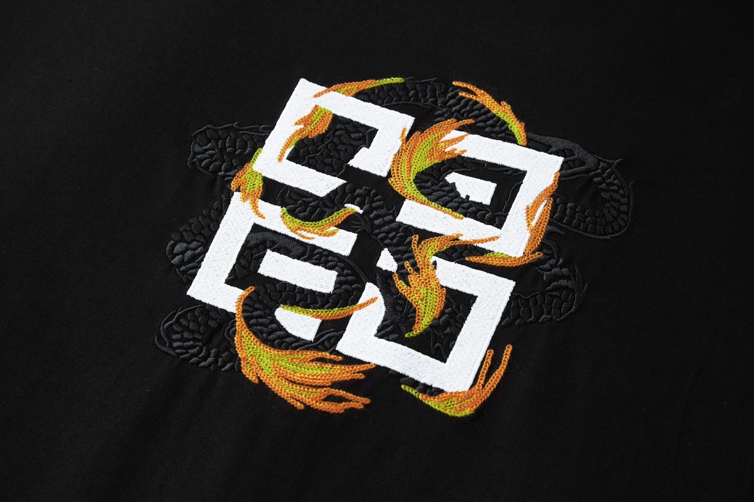 Givenchy 纪梵希 龙年限定 刺绣几何图案 T恤 短袖 套头 夏款 黑色 BM716G3YLV-001