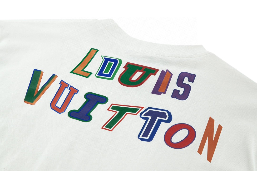 LOUIS VUITTON 路易威登 NBA 联名款 Logo字母印花 短袖 圆领 T 恤 上衣 夏款 白色 1A8X8R