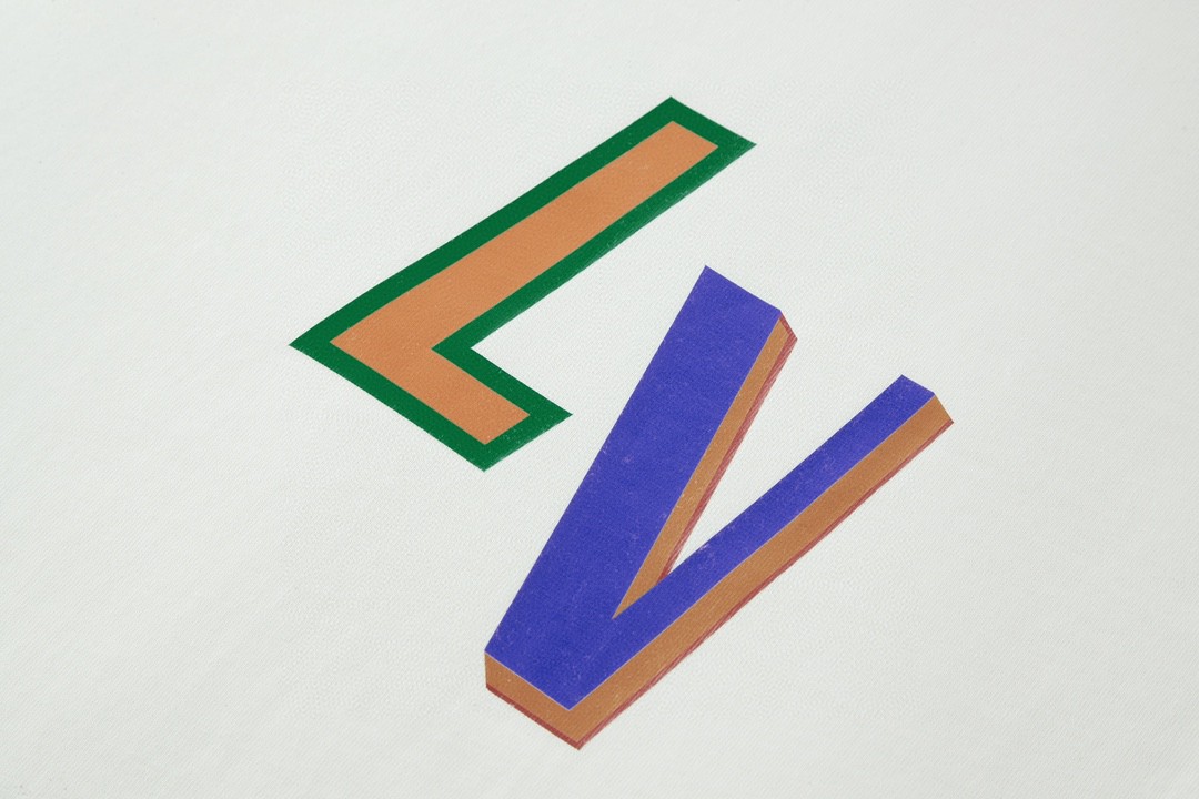 LOUIS VUITTON 路易威登 NBA 联名款 Logo字母印花 短袖 圆领 T 恤 上衣 夏款 白色 1A8X8R