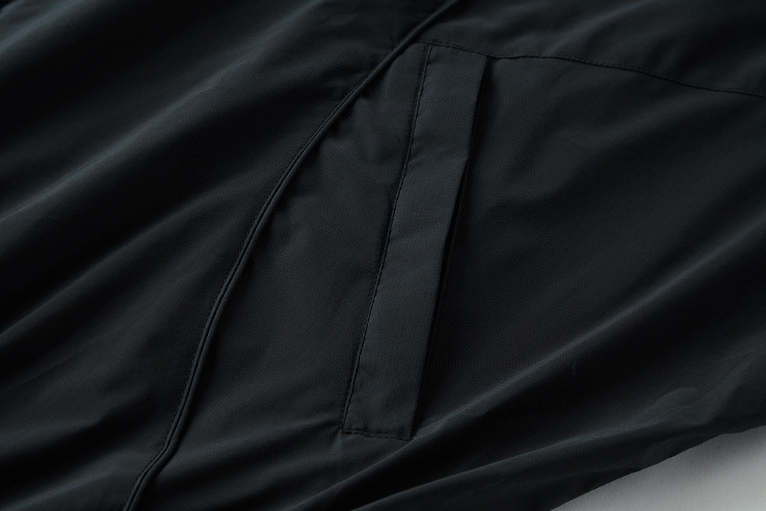 Balenciaga 巴黎世家 曼联10号 长袖 夹克 冲锋衣 外套 秋冬 黑色 780884TPQ381000