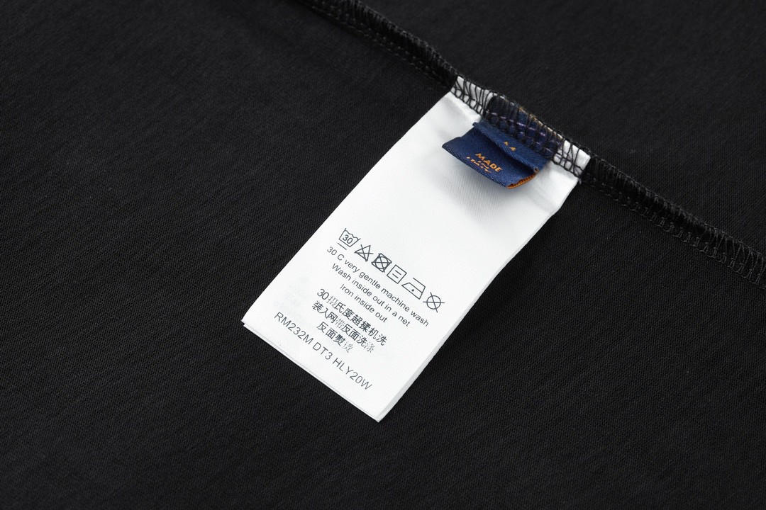 LOUIS VUITTON 路易威登 字母Logo刺绣 短袖 圆领 T 恤 上衣 夏款 黑色 1AA53Y