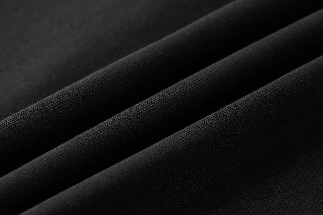 LOUIS VUITTON 路易威登 字母Logo刺绣 短袖 圆领 T 恤 上衣 夏款 黑色 1AA53Y