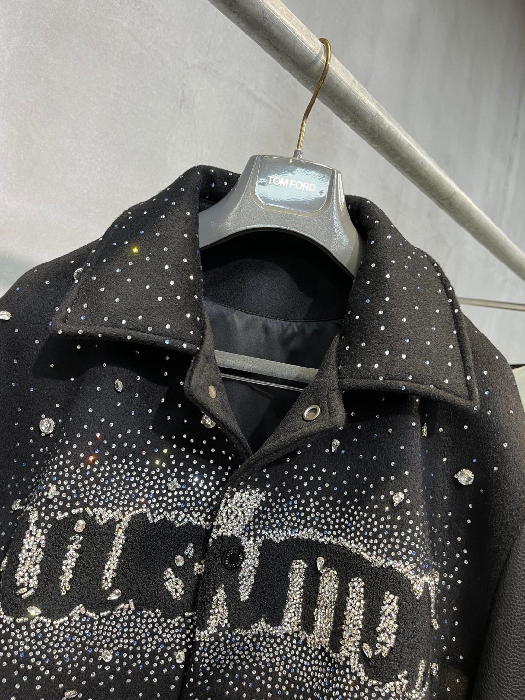 高定系列 LOUIS VUITTON 路易威登 字母珠饰刺绣拼接皮袖 夹克 棒球服 外套 长袖 黑色 1ABZIZ