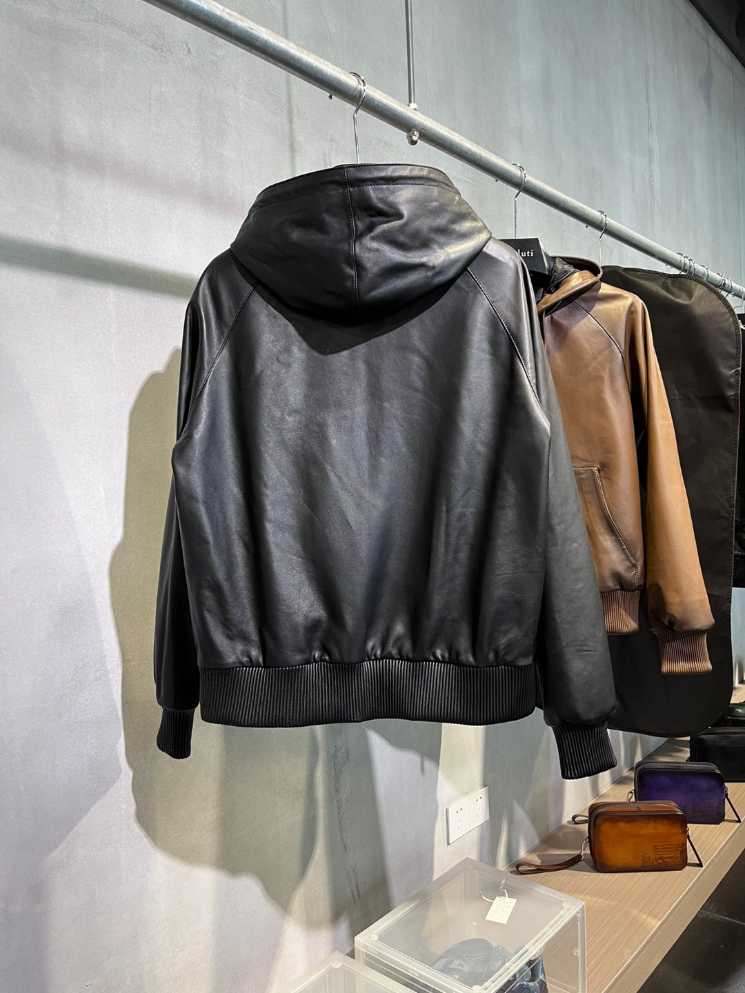 高定系列 Berluti 羊皮连帽夹克 皮衣 外套 长袖 黑色