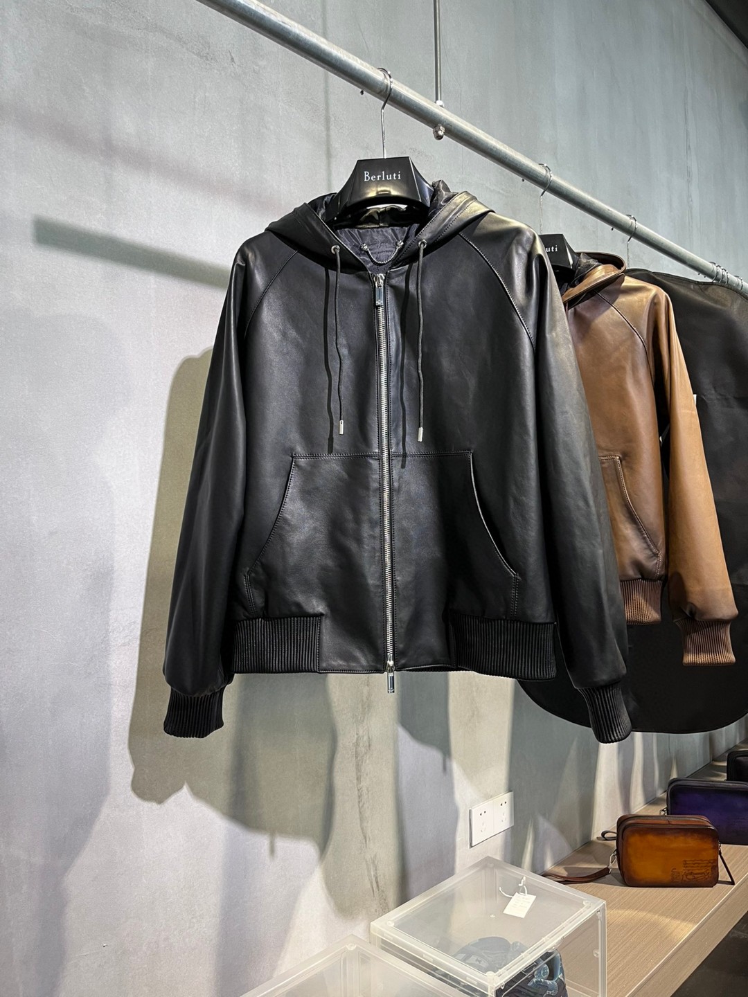 高定系列 Berluti 羊皮连帽夹克 皮衣 外套 长袖 黑色