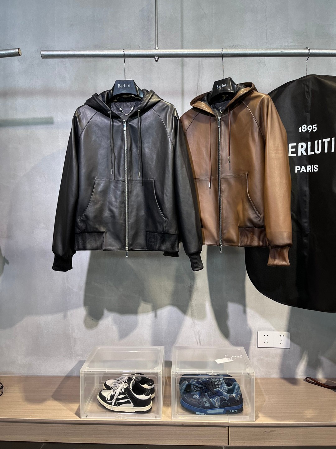 高定系列 Berluti 羊皮连帽夹克 皮衣 外套 长袖 黑色