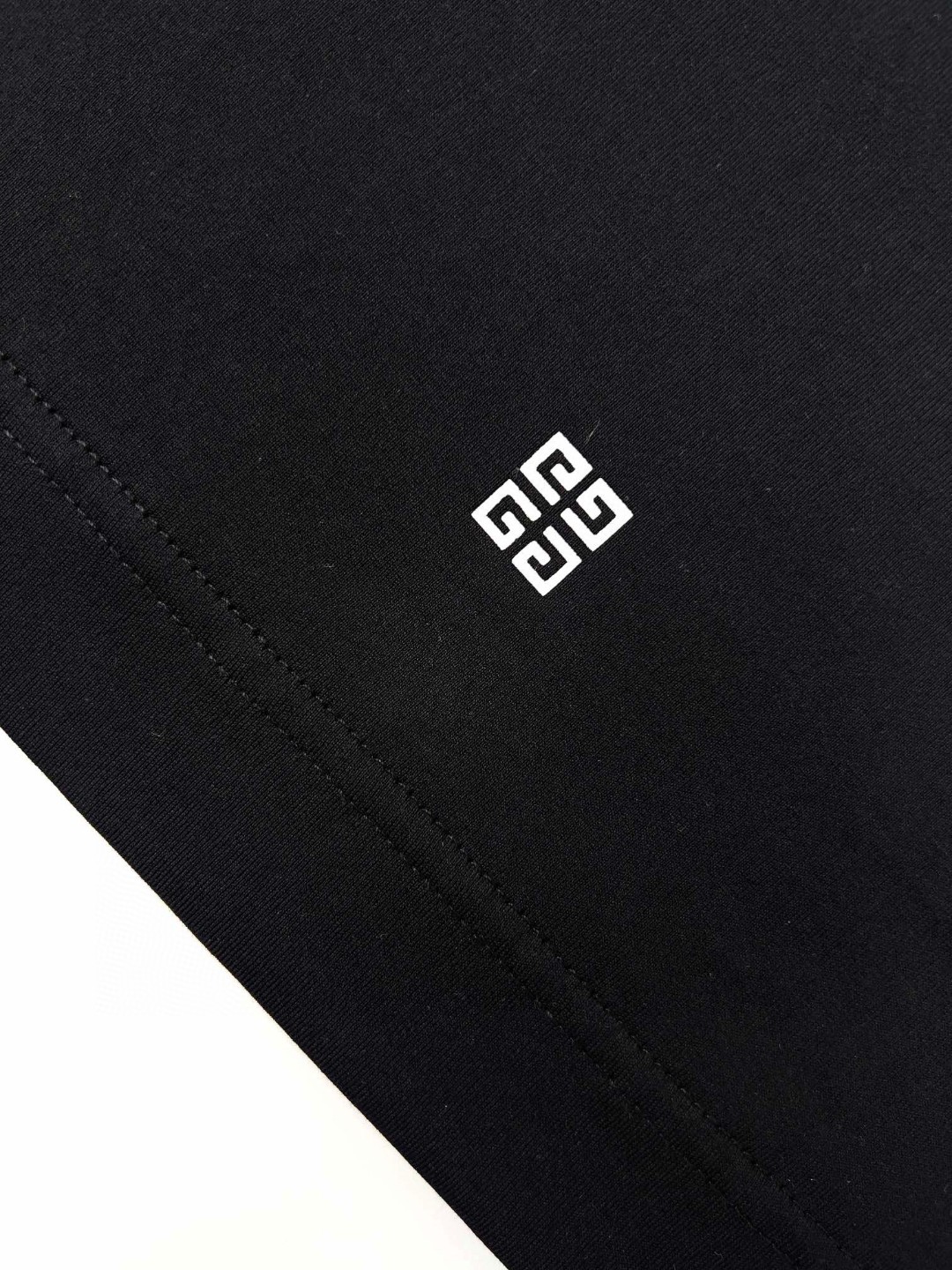 Givenchy 纪梵希 火焰字母logo印花 T恤 短袖 套头 夏款 黑色 BM716G3YGE-001