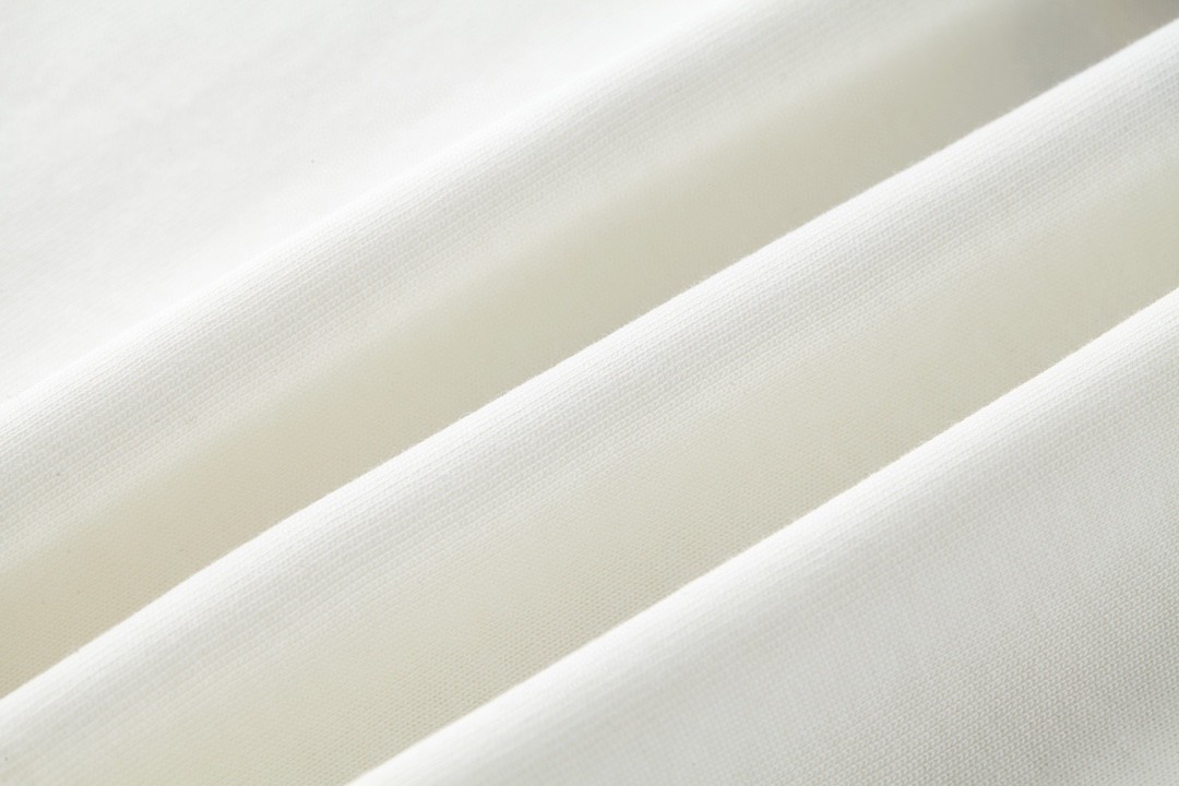 LOUIS VUITTON 乐队海报图案印花 短袖 圆领 T 恤 上衣 夏款 白色 1AATZG