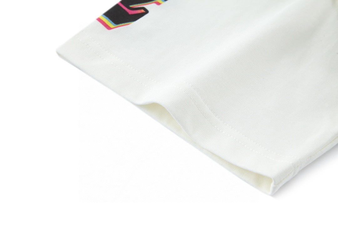 LOUIS VUITTON 乐队海报图案印花 短袖 圆领 T 恤 上衣 夏款 白色 1AATZG