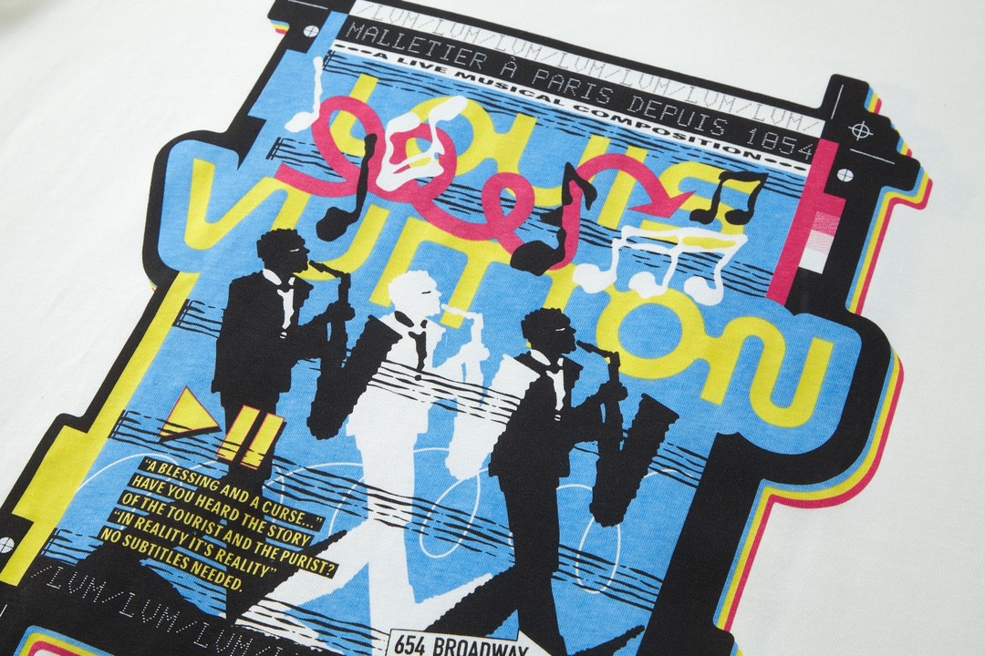 LOUIS VUITTON 乐队海报图案印花 短袖 圆领 T 恤 上衣 夏款 白色 1AATZG