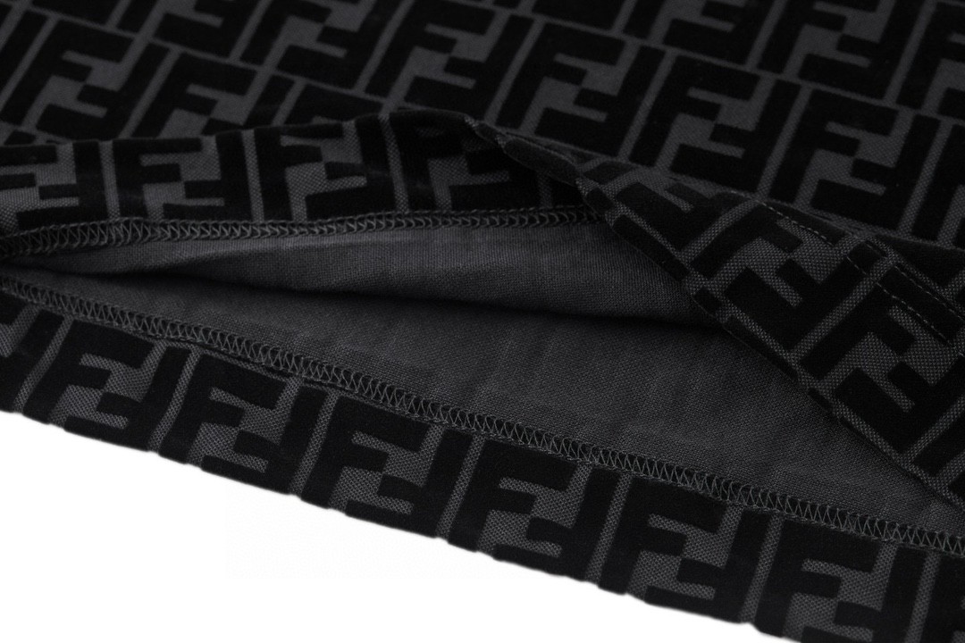 FENDI 芬迪 满印双F字母Logo图案 圆领 T 恤 短袖 上衣 夏款 黑色 FY0936A7D5F0ABB