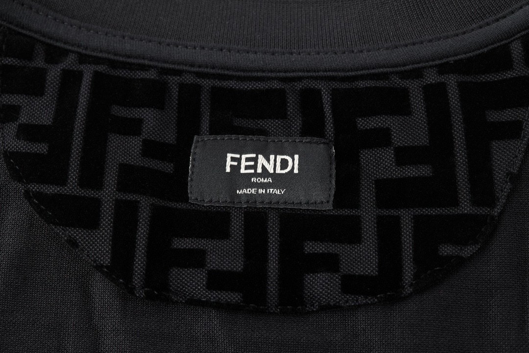 FENDI 芬迪 满印双F字母Logo图案 圆领 T 恤 短袖 上衣 夏款 黑色 FY0936A7D5F0ABB