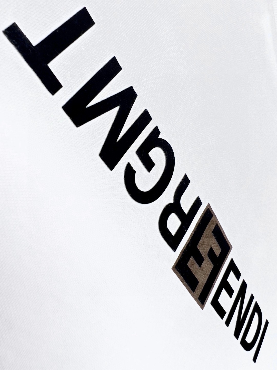 FENDI 芬迪 字母logo印花 圆领 T 恤 短袖 上衣 夏款 白色 FS9626AQFZF0ZNM