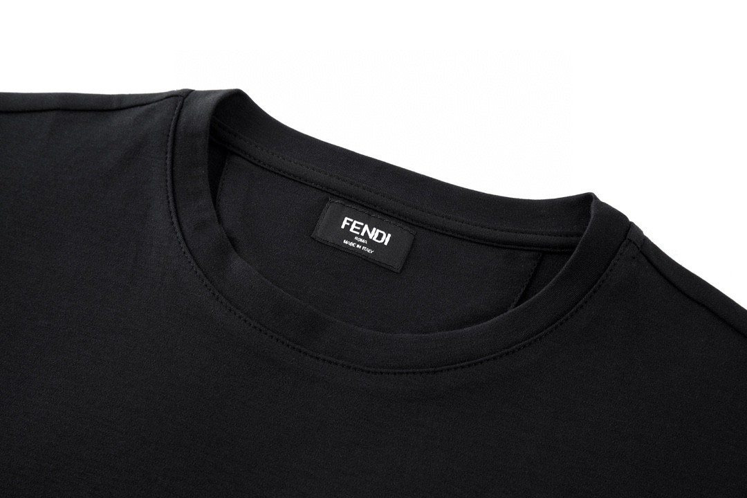 FENDI 芬迪 纯色徽标图案 圆领 T 恤 短袖 上衣 夏款 黑色 FY0936AQJEF0-QA1