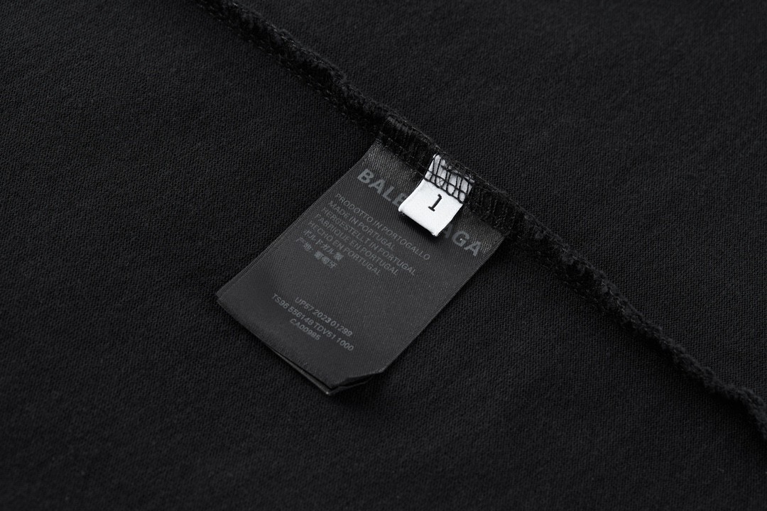 Balenciaga 巴黎世家 New Year 新年系列 字母印花 卫衣 T恤 圆领 长袖 黑色 699191TPVO31569