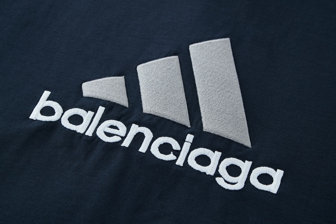Balenciaga 巴黎世家 adidas 联名款 刺绣字母Logo 圆领 短袖 T恤 夏季 深蓝色 731769TNVA64356