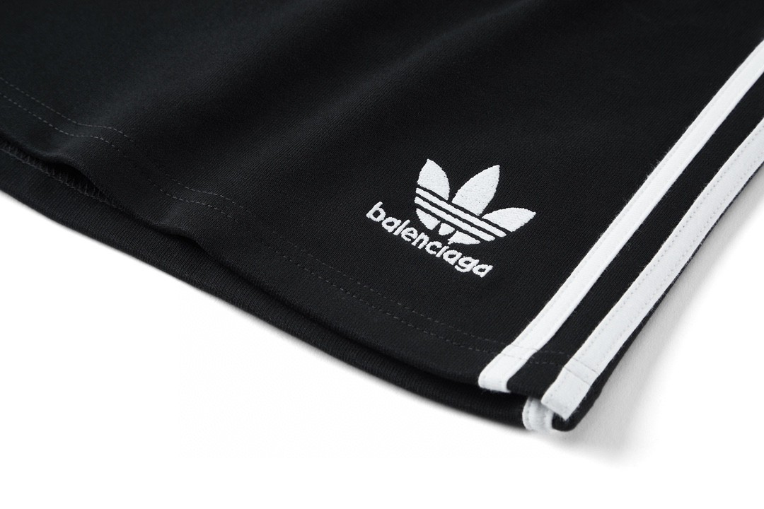 Balenciaga 巴黎世家 三叶草 联名款 短裤 黑色 五分裤 休闲裤 运动裤 夏季 黑色