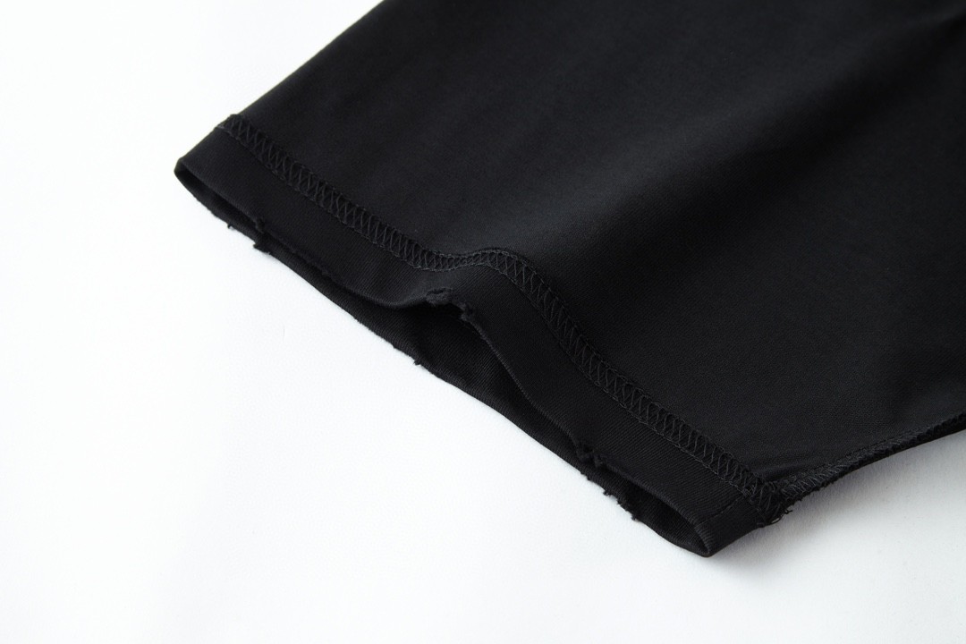 Balenciaga 巴黎世家 城堡图案印花 做旧破洞短袖 T 恤 圆领 夏季 黑色 787358TQVP71083