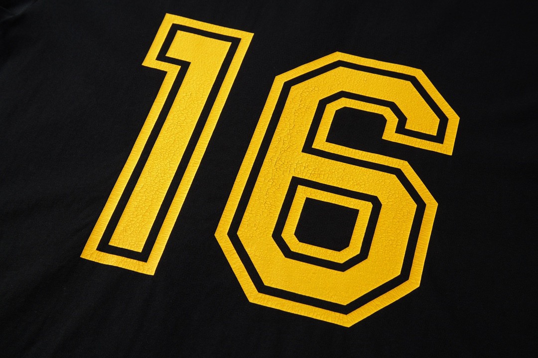 CELINE 赛琳 16 Cotton Jersey Loose T-Shirt 字母数字印花 短袖 T恤 圆领 夏款 黑色 2X18J671Q-38YE