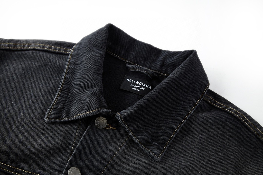 Balenciaga 巴黎世家 SS24 New Year 新年系列 涂鸦印花长袖夹克 牛仔外套 牛仔衣 秋冬 水洗灰 773804TBP473721