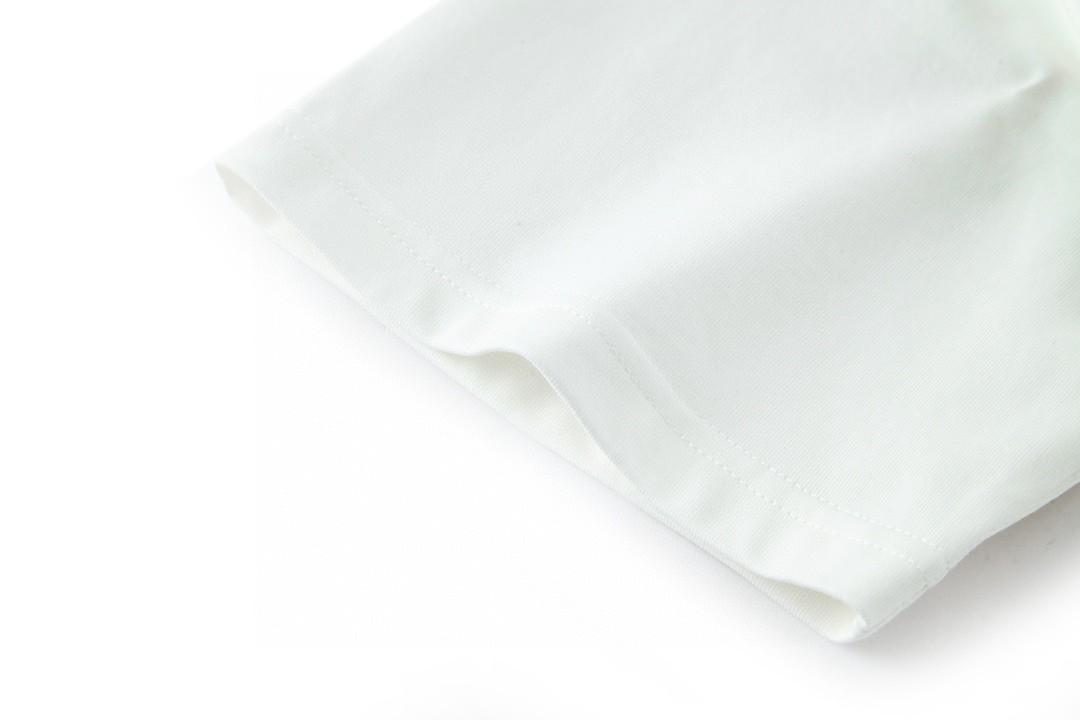 LOUIS VUITTON 路易威登 SS22 Spread 刺绣字母Logo图案 短袖 T恤 圆领 上衣 夏款 白色 1AA808