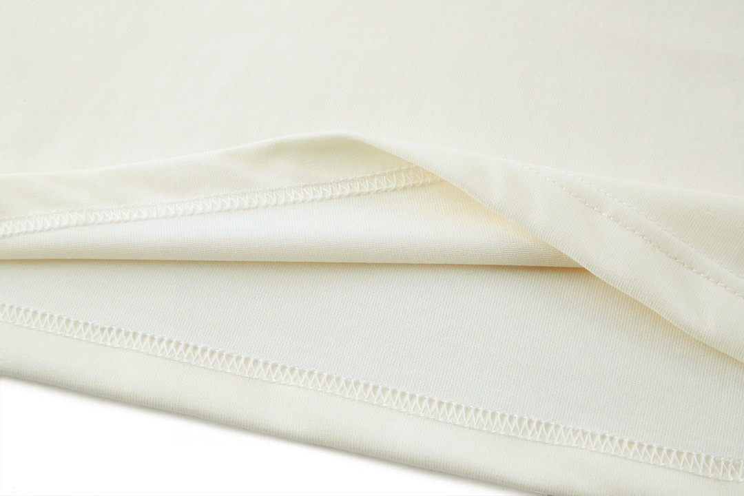 GUCCI 古驰 渐变彩虹字母logo闪电印花 短袖 T恤 圆领 套头 夏季 米白色 616036-XJFF9-9095