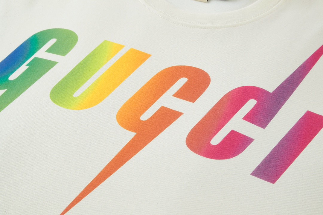 GUCCI 古驰 渐变彩虹字母logo闪电印花 短袖 T恤 圆领 套头 夏季 米白色 616036-XJFF9-9095