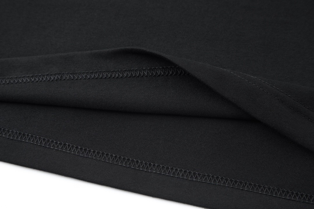 GUCCI 古驰 渐变彩虹字母logo闪电印花 短袖 T恤 圆领 套头 夏季 黑色 616036-XJFF9-1152