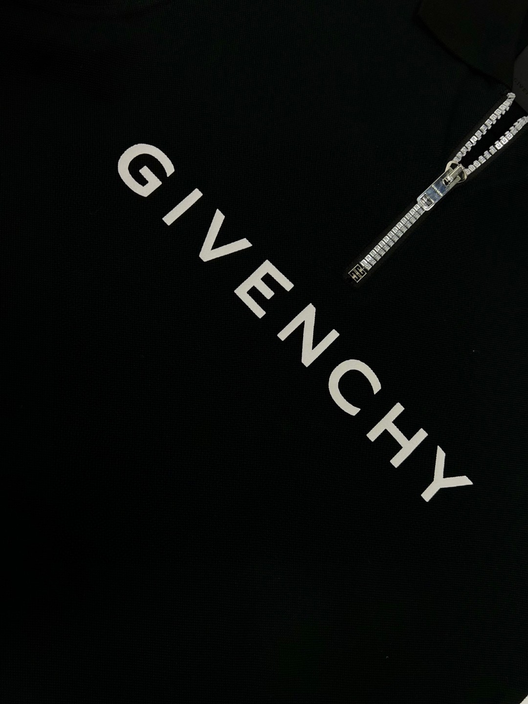 Givenchy 纪梵希 字母logo印花 半拉链Polo衫 T恤 短袖 套头 夏款 黑色 BM71D13YFP-001