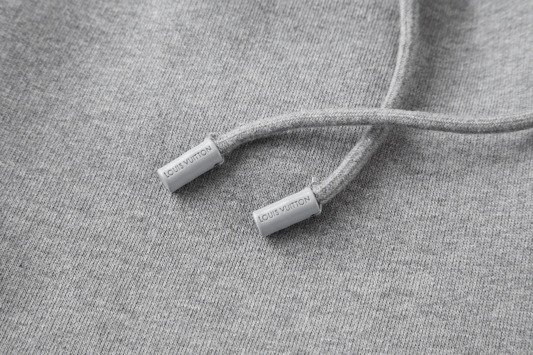 LOUIS VUITTON NIGO2 联名款 大爱心Logo字母印花 短裤 运动裤 五分裤 灰色 1A9GMT