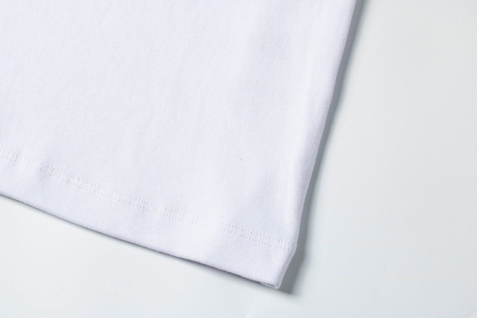 PRADA 普拉达 纯色徽标背心 短袖 夏款 白色