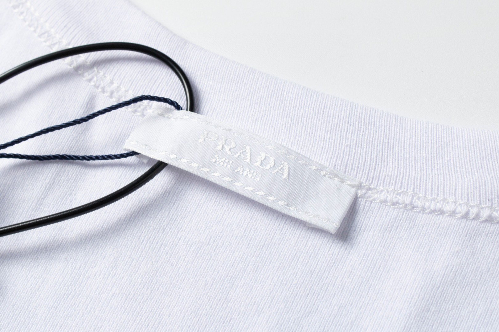 PRADA 普拉达 纯色徽标背心 短袖 夏款 白色