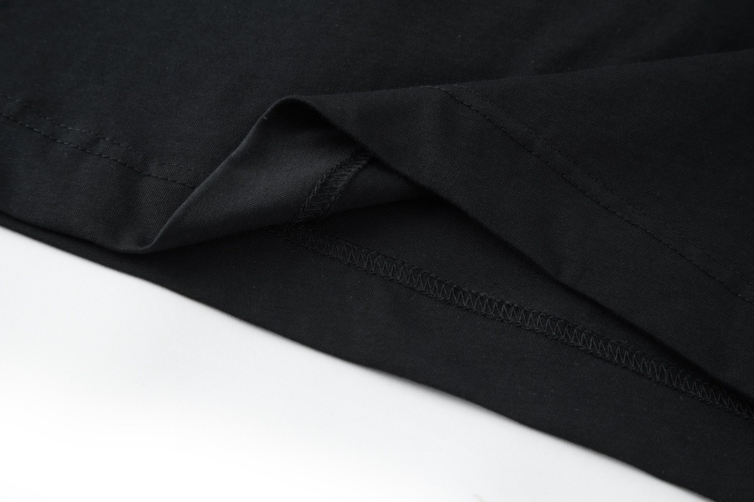 Givenchy 纪梵希 胸口口袋刺绣印花 T恤 短袖 套头 夏款 黑色 BM71G23YAB-001