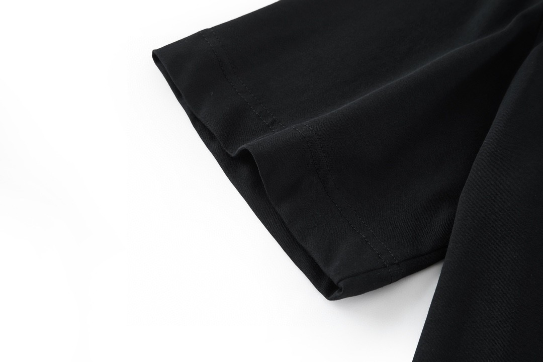 Givenchy 纪梵希 胸口口袋刺绣印花 T恤 短袖 套头 夏款 黑色 BM71G23YAB-001