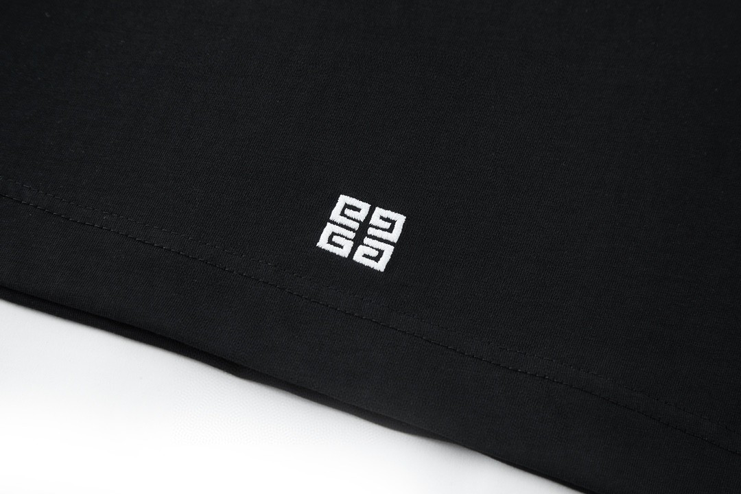 Givenchy 纪梵希 胸口口袋刺绣印花 T恤 短袖 套头 夏款 黑色 BM71G23YAB-001